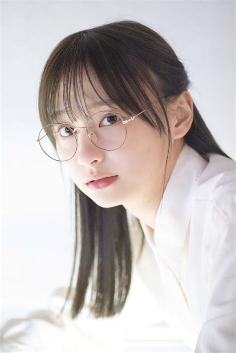 日向坂46影山優佳、初ランジェリー＆水着撮影への不安払拭でき。